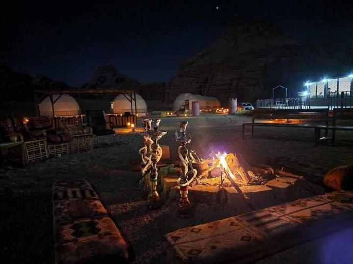 Sami Al Muzna Rum Camp Wadi Rum Esterno foto