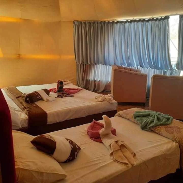 Sami Al Muzna Rum Camp Wadi Rum Esterno foto